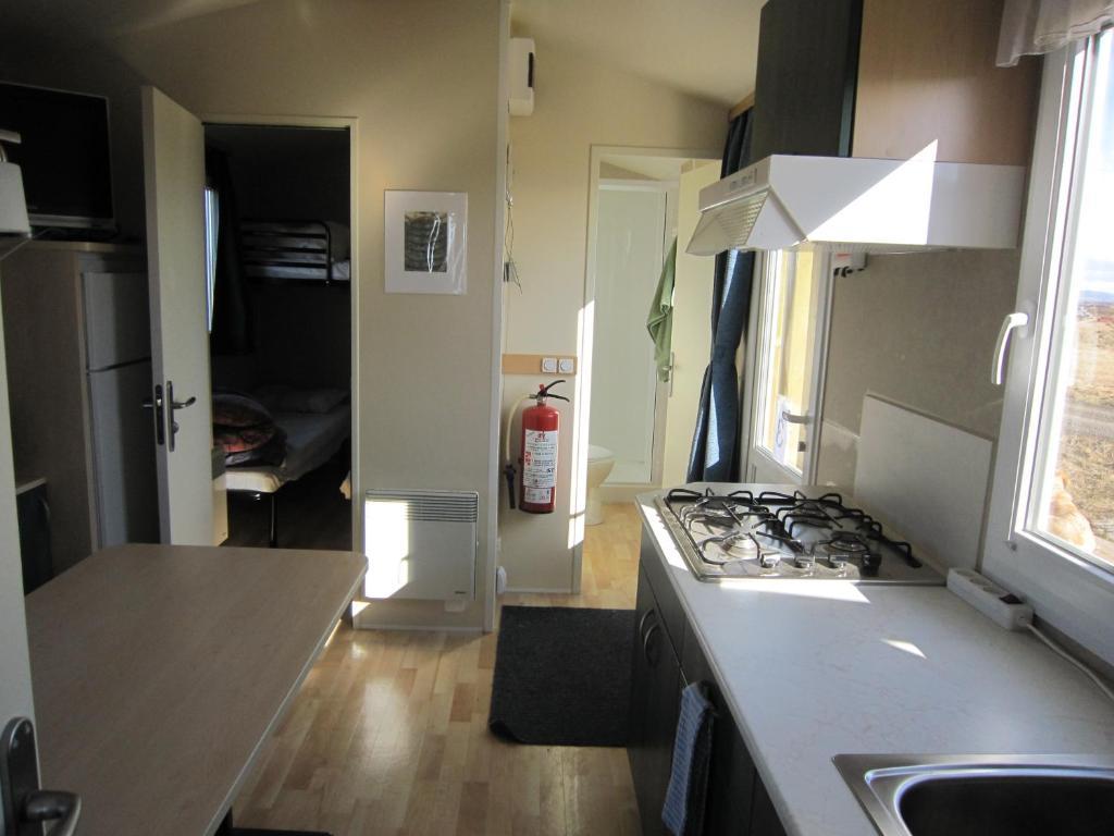 Laekjarkot Rooms And Cottages With Kitchen Боргарнес Стая снимка