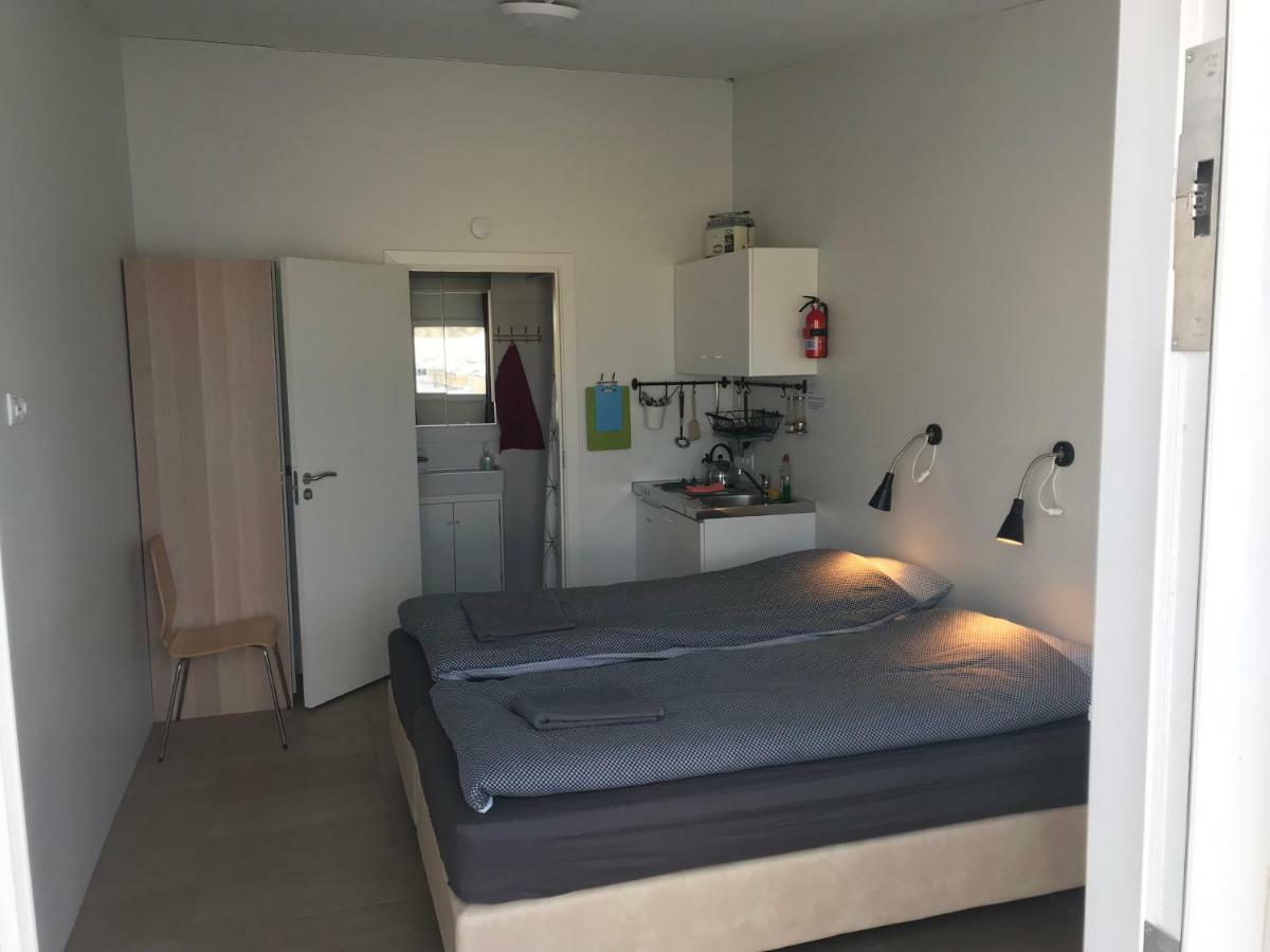 Laekjarkot Rooms And Cottages With Kitchen Боргарнес Екстериор снимка
